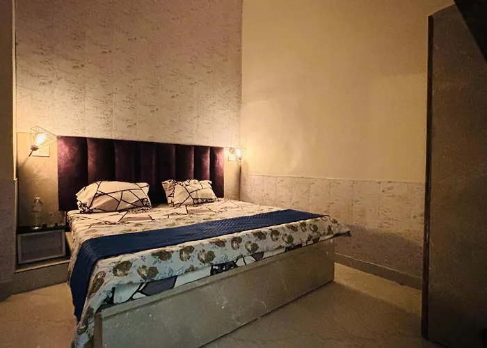 Nirvana Inn Guest House, Near Ram Mandir