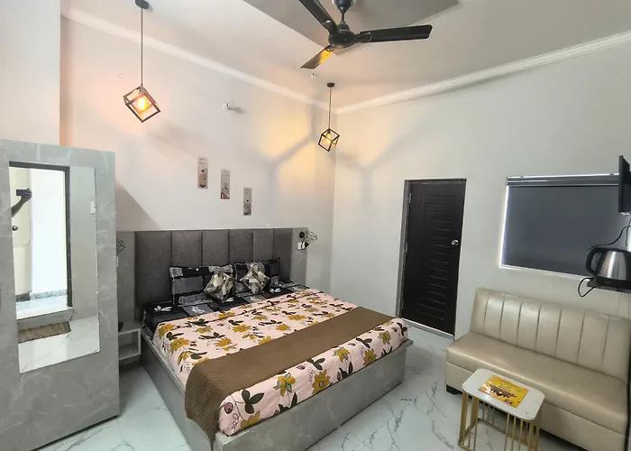 Nirvana Inn Guest House, Near Ram Mandir
